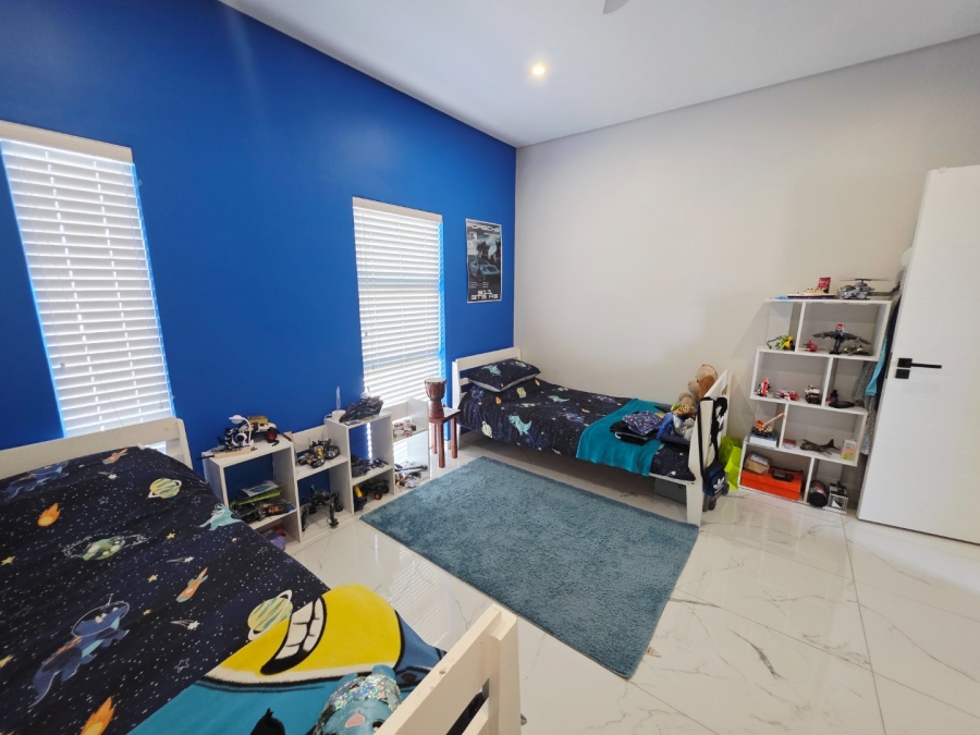 5 Bedroom Property for Sale in Sandown Western Cape